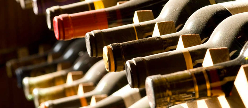 Recomendaciones para guardar los vinos en sus casas